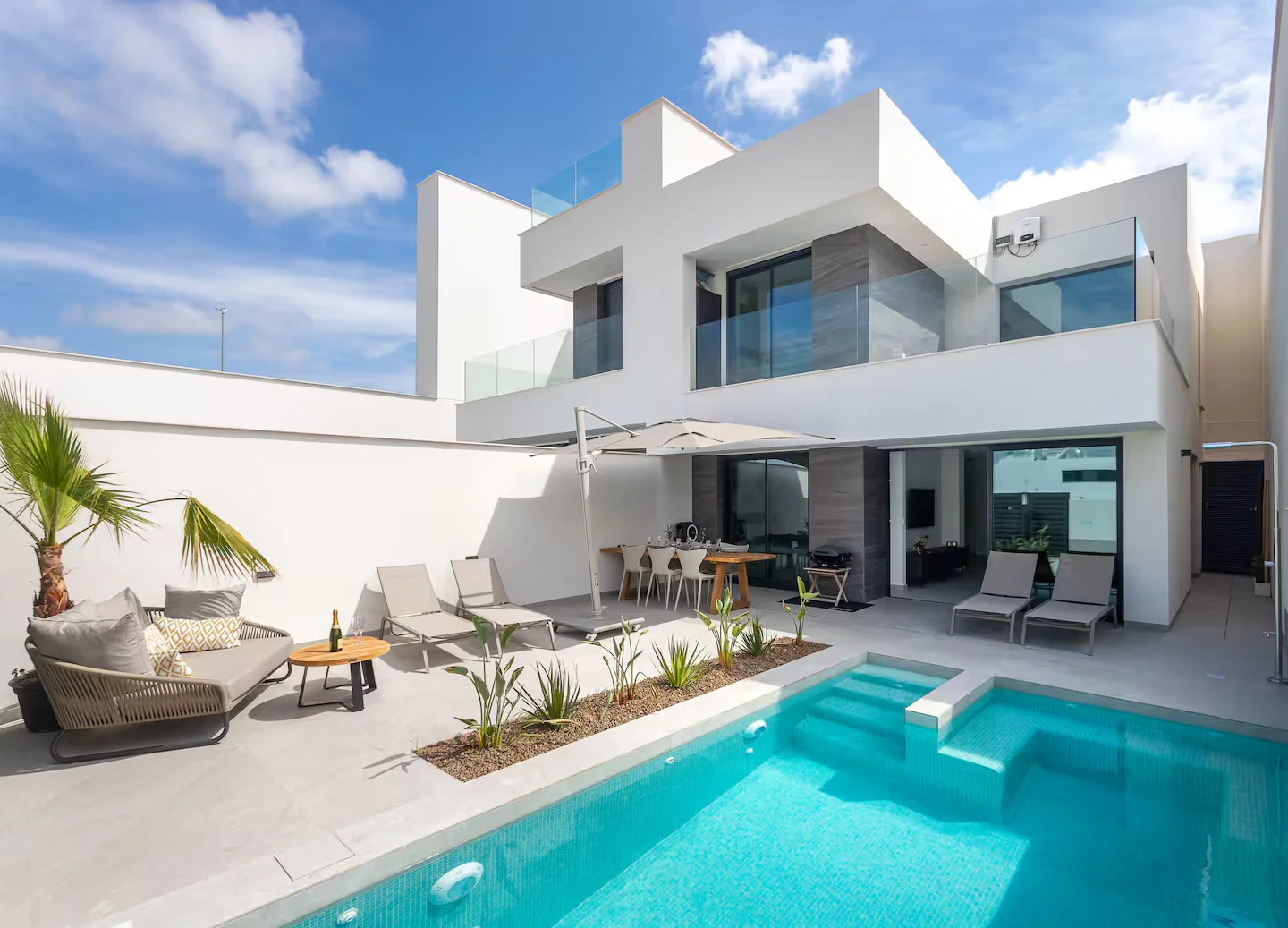 Villa met zwembad uit het aanbod van Viana Services